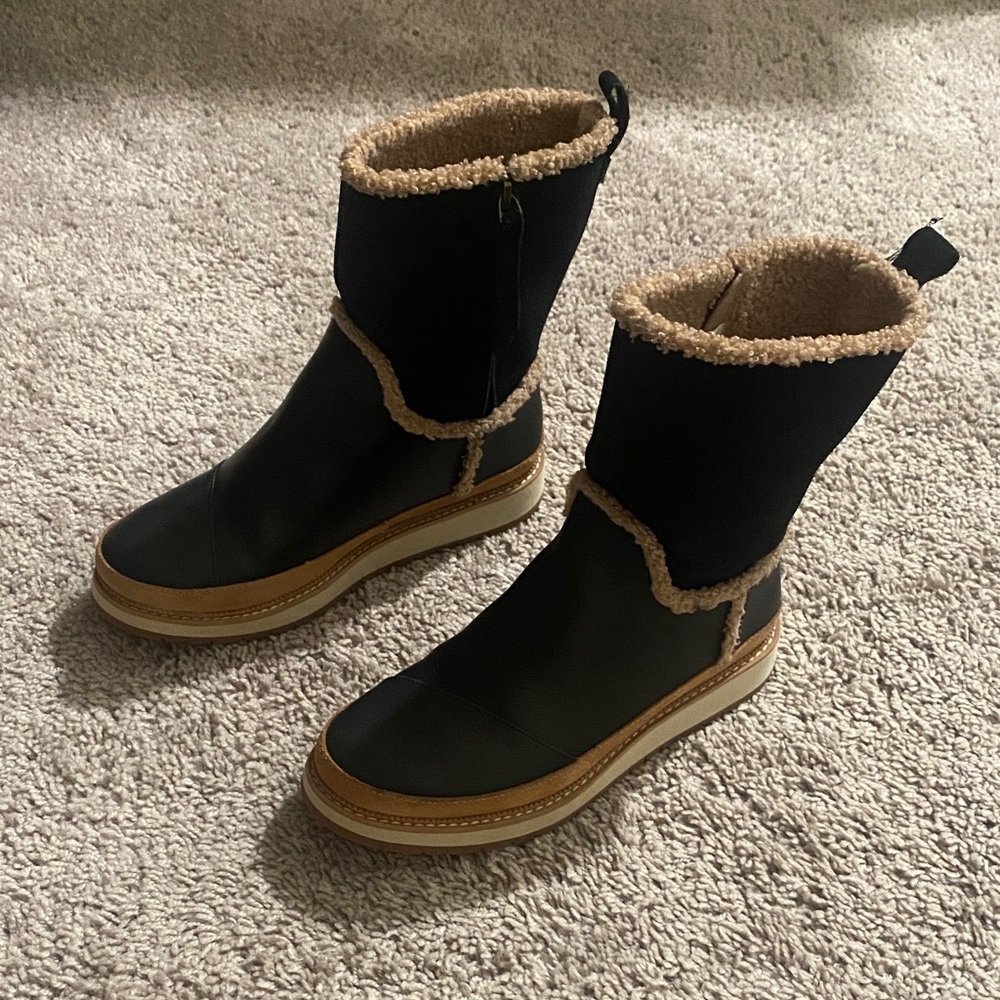 Tom's Makenna Leather Boots - Picture 2 of 7